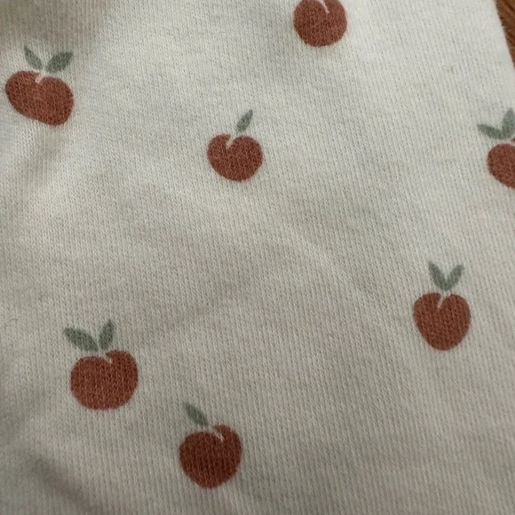 Quincy Mae Kimono Long-sleeve onesie in ivory peach print 🍑 - Picture 2 of 4